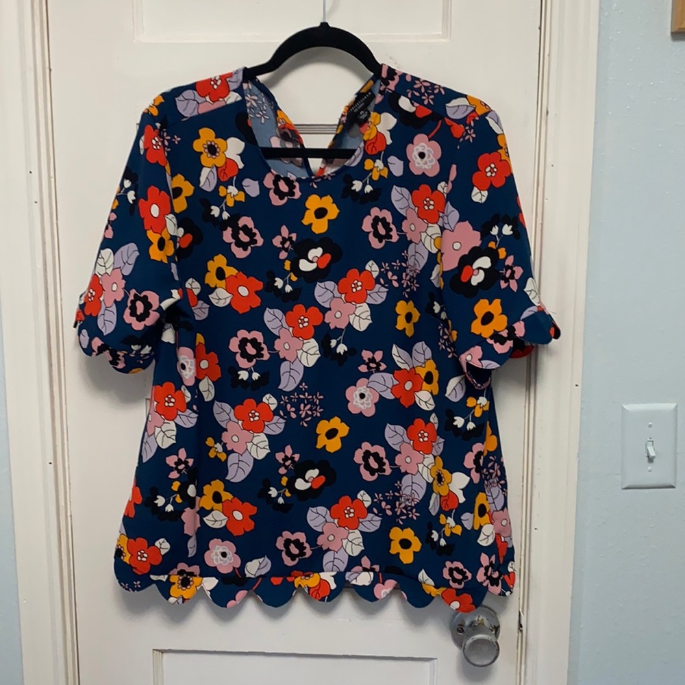Victoria Beckham Floral scallop sleeve top